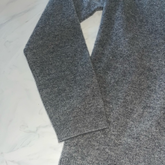 Talbots petite gray 100% pure Cashmere v neck Sweater soft top shirt lp - Picture 2 of 4